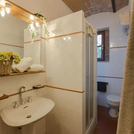 Sleeps 4 Ghizzano