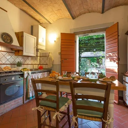 Appartement Sleeps 4 *